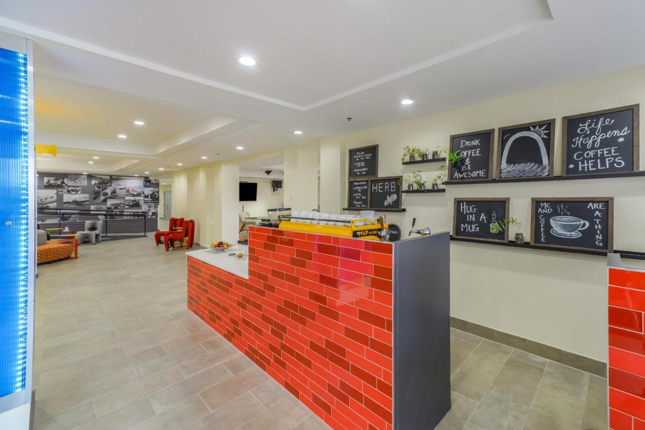 圣路易斯机场rl酒店 伍德森特瑞斯 外观 照片
